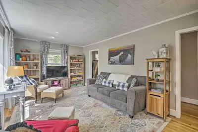 Image de Cozy Home Near Downtown Chapel Hill w/ Deck!