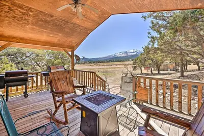 Image de 4-Season Mountain Escape with Breathtaking View!