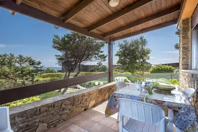 Maison de vacances 'Mari' avec vue sur la mer, terrasse privée et jardin privé