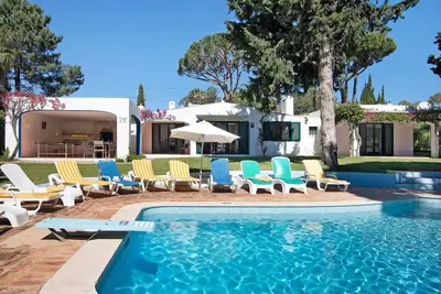 Image de Villa \"Quinta da Balaia\", proche mer, avec piscine et Wi-Fi