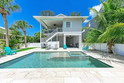 Image de Aloha Fern: North End Beach House, Pool by Anna Maria Life Vacation Rentals