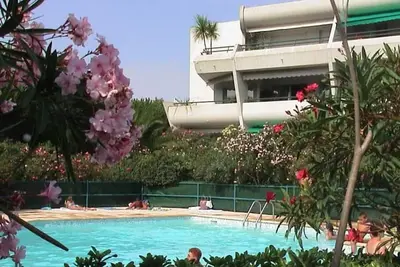 Image de Rare T3, piscine et parking privé