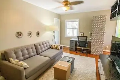 Image de Sealy Suites D Historic East End - Walk to Beach, Utmb & Strand