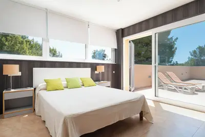 Country house with garden and terraces with lake views in Port d'Alcúdia