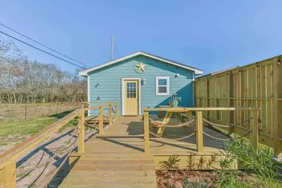 Image de Coastal Casita - Minutes from the beach!