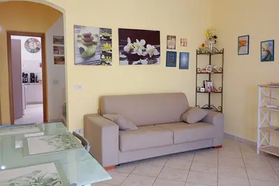 Image de Ten minutes from the airport. Five minutes away station. Park and Fly. Breakfast