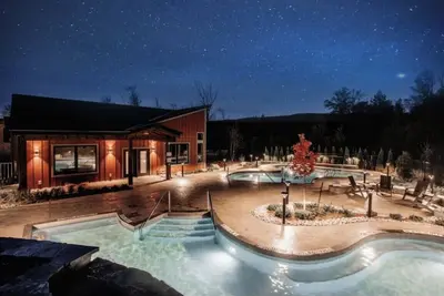 Image de Gorgeous 3br Loft in Blue Mountain - beside the Scandinavian Spa!