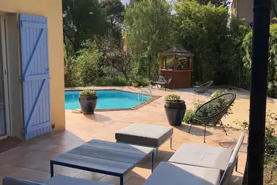 Image de Une maison pleine de charme pour vos vacances dans un joli village provençal