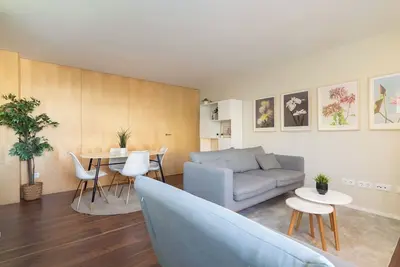 Image de HostWise - Restful Minimalist Flat | Balcony