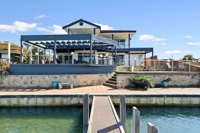 Image de Cambria Whole House Private Jetty -Family & Pet Friendly