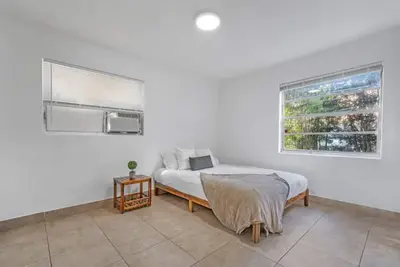 Image de Charming large 2 bedroom hideout