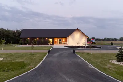 Image de Custom cozy home on the river