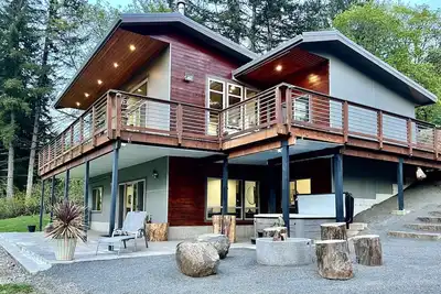 Image de Gated Modern Wine Country Estate w\/ Breathtaking Valley Views, Spa and Fire Pit!