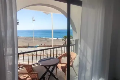 Image de Apartamento en Primera Línea de Playa con Increíbles Vistas