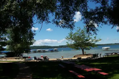 Image de Discover Snowshoe Seclusion: Your Perfect Getaway at Shanty Creek Resort!