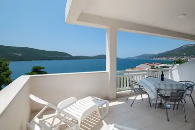 Image de Apartments Lavanda - One Bedroom Apartment with Balcony and Sea View 2