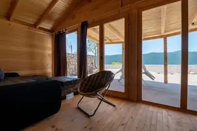 Image de Feral Beach - One Bedroom Apartment with Sea View 2
