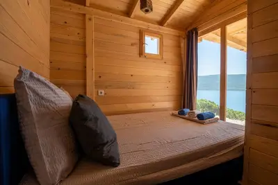 Image de Feral Beach - One Bedroom Apartment with Sea View 5