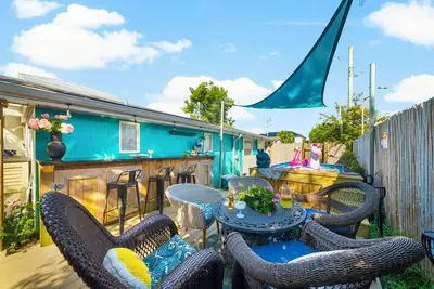 Image de New Splash Pool/Walk to Beach/Pet Friendly