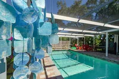 Image de Heated Private Pool! Recently Updated! Well Stocked Property! Mins to Beach