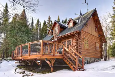 Image de 6 Person Remote Work Mountain View Oasis Pets Welcome