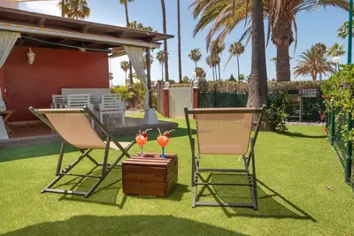 Image de Cozy bungalow with large terrace overlooking the pool