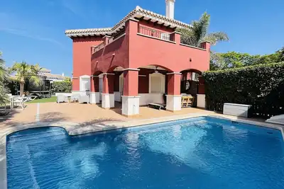 Kind friendly villa with two bathrooms