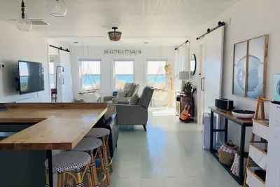 Image de Steps to the beach! ! pet friendly hot tub amazing Ocean Views