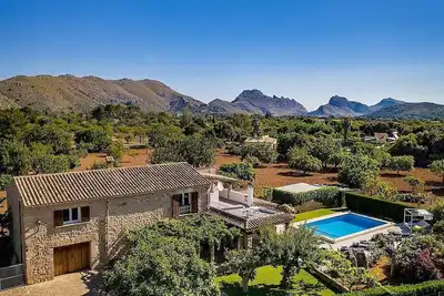 Image de Beautifully Restored Farmhouse, A\/C, Private Pool, Idyllic Setting just 10 mins to Pollenca & Beach