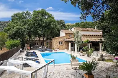 Stunning Renovated Stone House, A/C, Private Pool, Idyllic Setting 10 mins from Pollensa & Beaches!