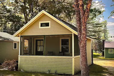 Image de Studio #1  Cottage by Newfound Lake with shared private sandy beach