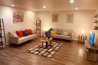 Image de 6-people apartment 15 min from Downtown Denver, Red Rocks, and Belmar!