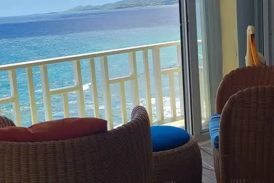 Image de Romantic Waterfront with Spectacular Views and Ocean Breeze