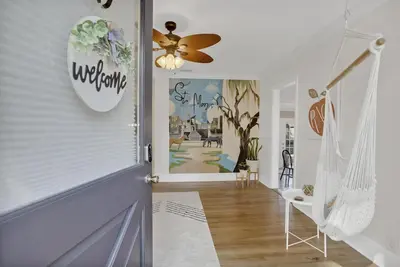 Image de Stylish, Spacious 3 Bedroom Home - Free Bikes-