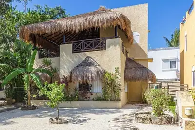 Image de 10 min walk to the beach, in private secure gated community