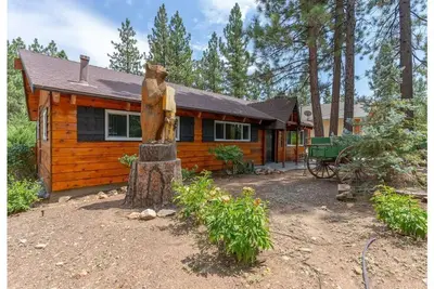 Image de All Newly Renovated 3 Bedroom Cabin With Hot Tub