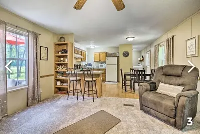 Image de Hatfield Cabin w/ heated 2 stall garage on Utv trails w/ample parking!