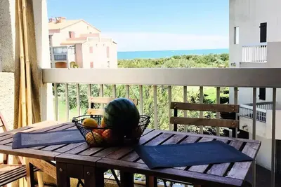Image de Piscine, plage et vue mer pour ce T3 équipé pour 6 personnes - 6fr324