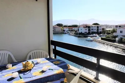 Image de Face Ă la Marina studio cabine avec terrasse, parking et piscine-4cm26