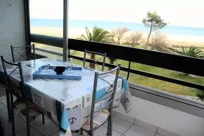 Image de Emplacement idéal pour ce T2 cabine face à la mer -Parking-Wifi-6pc237
