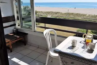 Image de Superbe vue pour ce joli T2 en front de mer -Wifi -Direct Plage-5pc254