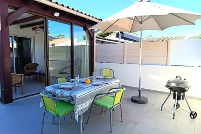 Image de Superbe pavillon dans résidence avec piscine -parking privatif -6cy119