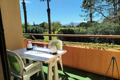 Image de Beau T3 avec piscine au cœur du Golf de St Cyprien - 6golf108