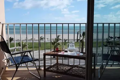 Image de Face à la mer appartement T2 dans résidence avec parking - 5sol16