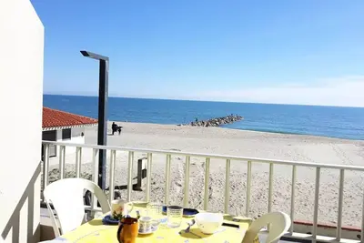 Image de T2 Cabine-Superbe vue mer et accès direct plage proche commerces-6at28