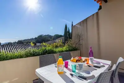 Image de Joli appartement pour 4 personnes avec piscine, Wifi, Tv, terrasse et parking