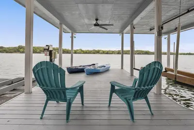 Image de Sunset Escape l\nBreathtaking views + fun amenities l\nPet Friendly - New Flooring