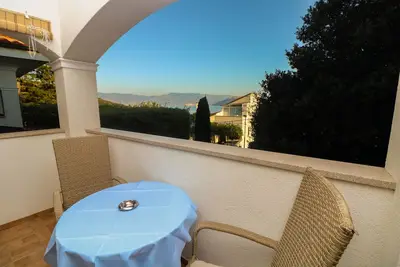 Image de Appartement d'une chambre avec la terrasse et la vue sur le mer Baska, Krk (A-19530-a)