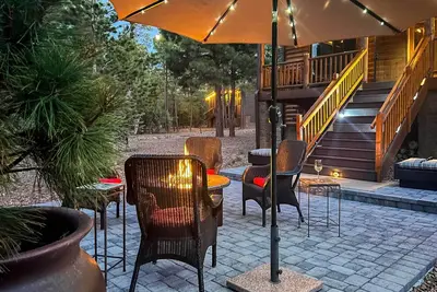 Image de Near Golf & Hikes: Torreon Cabin w/ Furnished Deck