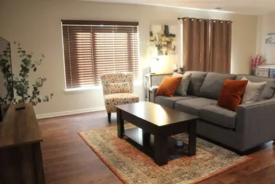 729 Keenway B · water view apartment in Kalamazoo